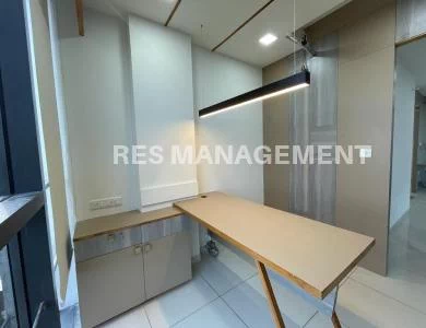 926 ft  Fully furnished office For Rent In World trade tower