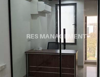 2 cabin 10 seating office For Rent in Binori square 3